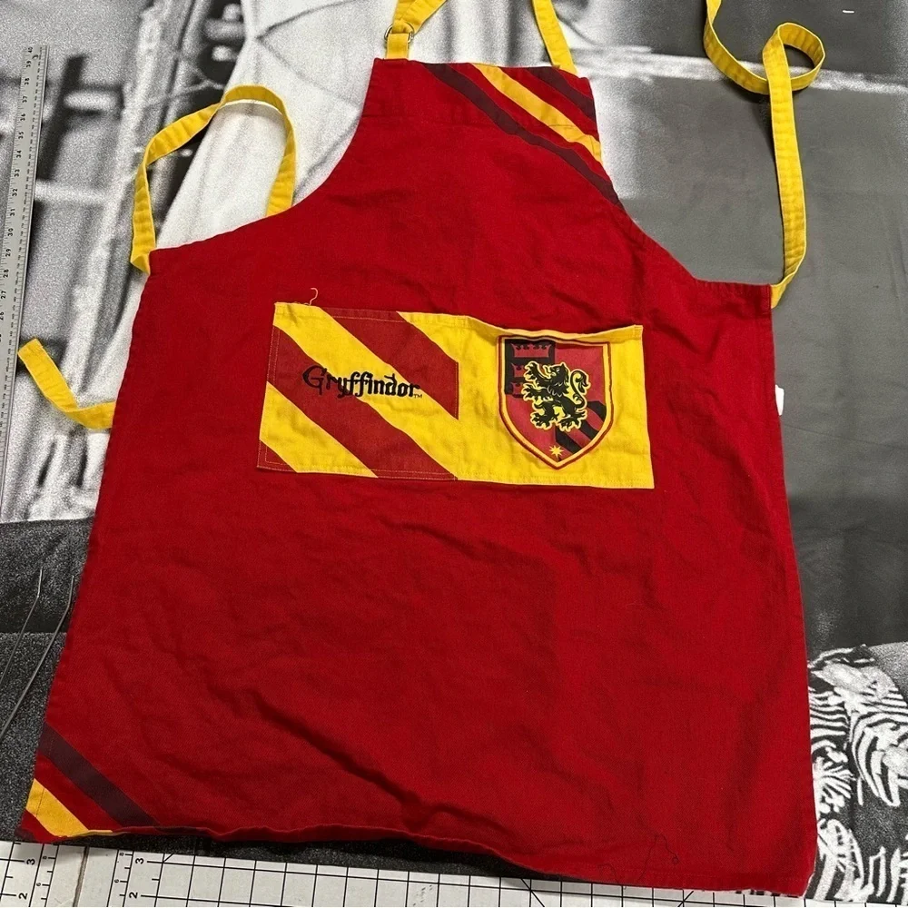William Sonoma x Harry Potter Gryffindor kitchen apron